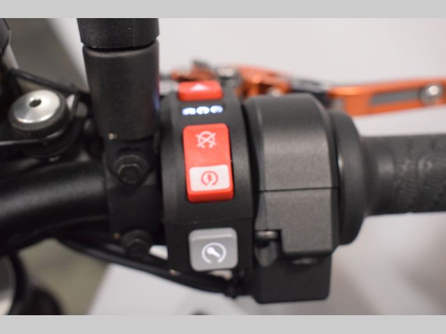 ktm - 1290-super-duke-r