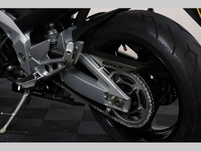 suzuki - gsr-600