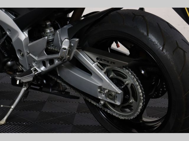 suzuki - gsr-600