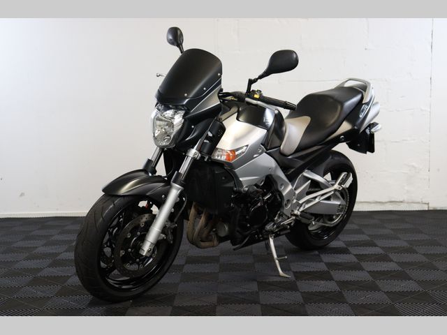 suzuki - gsr-600