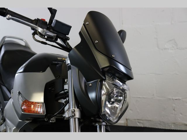 suzuki - gsr-600