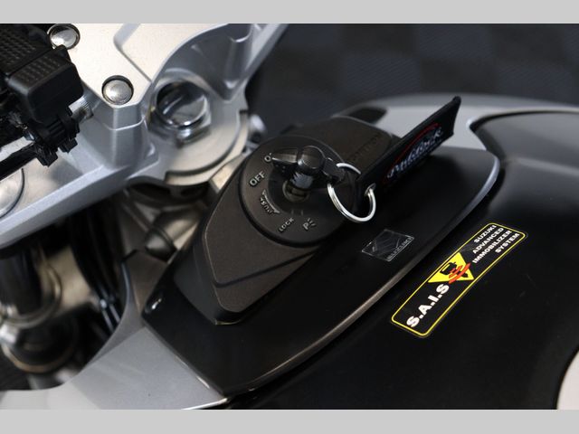 suzuki - gsr-600