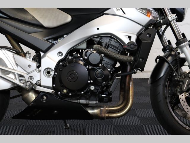 suzuki - gsr-600