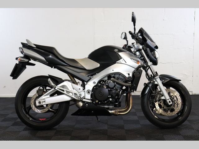 suzuki - gsr-600