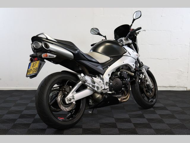 suzuki - gsr-600