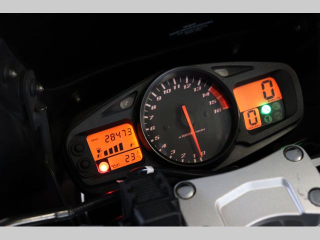 suzuki - gsr-600