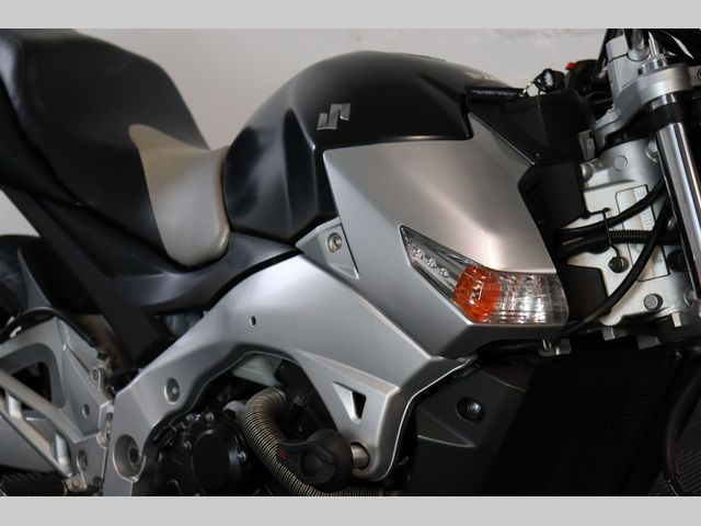suzuki - gsr-600
