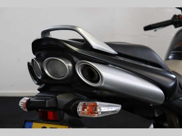 suzuki - gsr-600