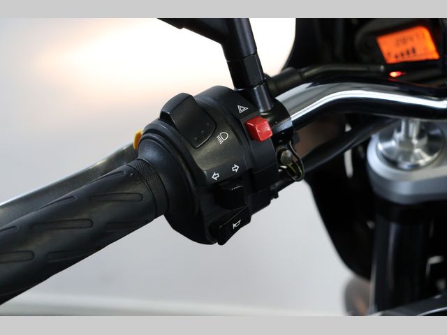 suzuki - gsr-600