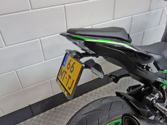 kawasaki - z900