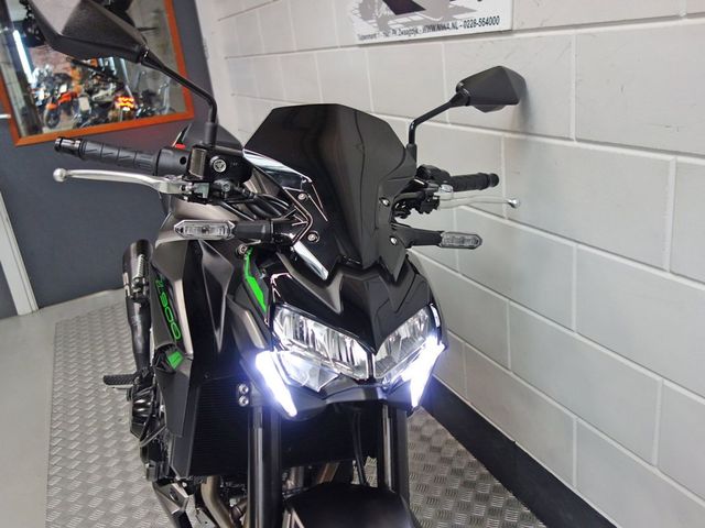 kawasaki - z900