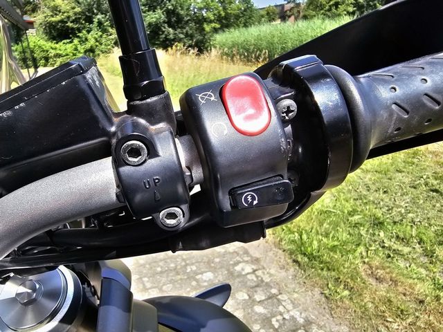 triumph - tiger-800-xc