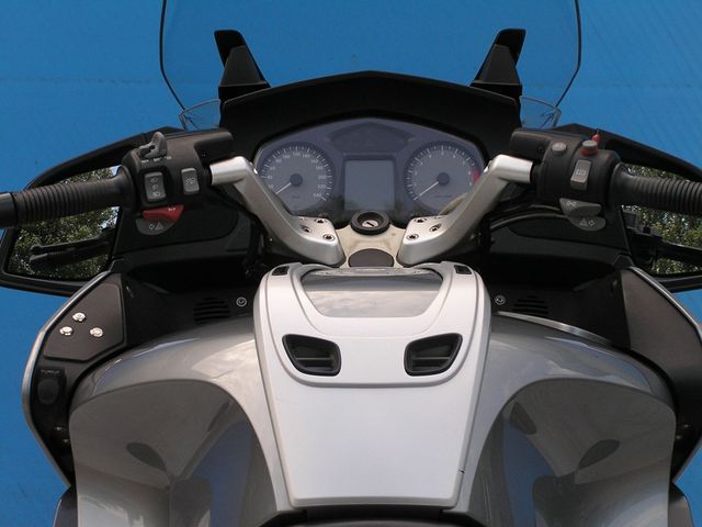 bmw - r-1200-rt