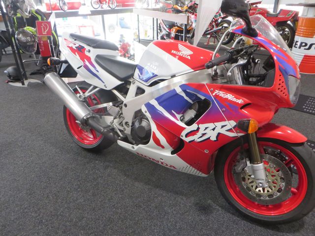 honda - cbr-900-rr-fireblade