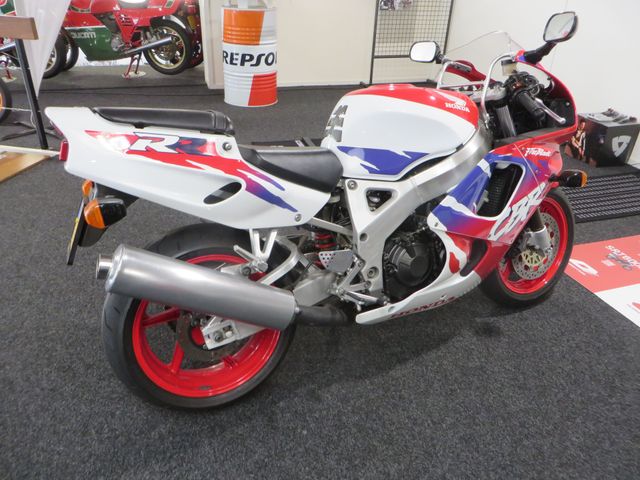 honda - cbr-900-rr-fireblade