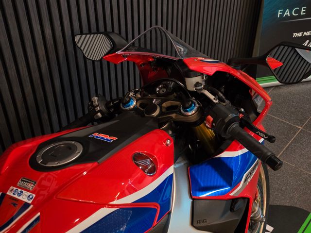 honda - cbr-1000-rr-fireblade-sp2
