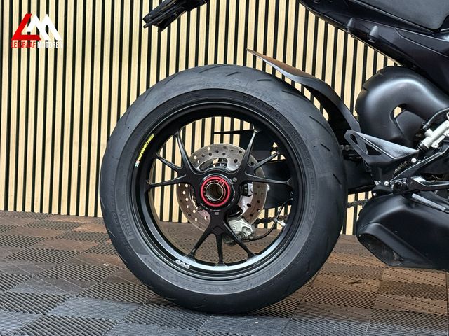 ducati - streetfighter-v4s