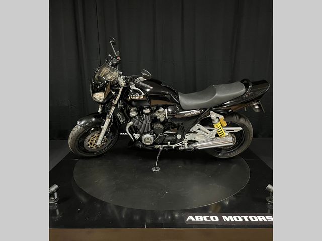yamaha - xjr-1200