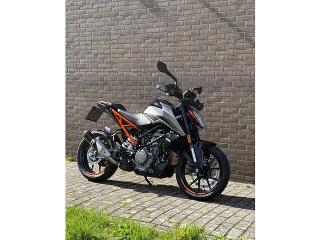 ktm - 390-duke-abs
