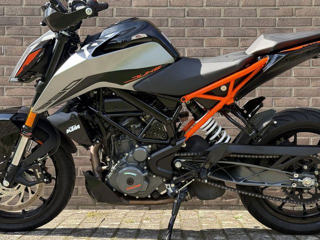 ktm - 390-duke-abs