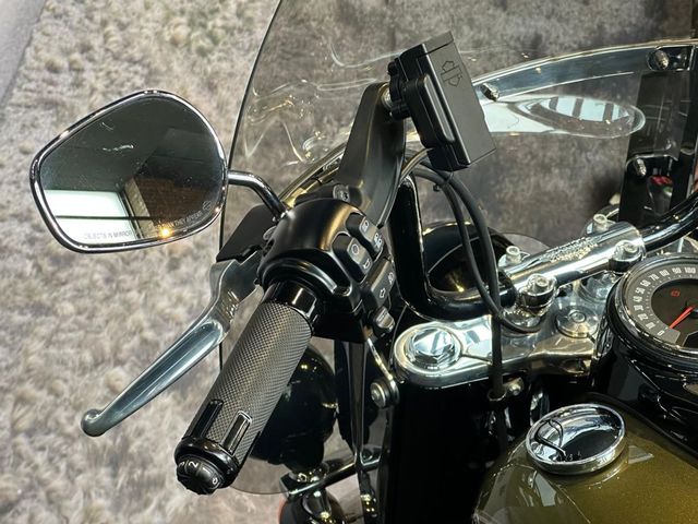 harley-davidson - heritage-softail-classic-114-flhcs