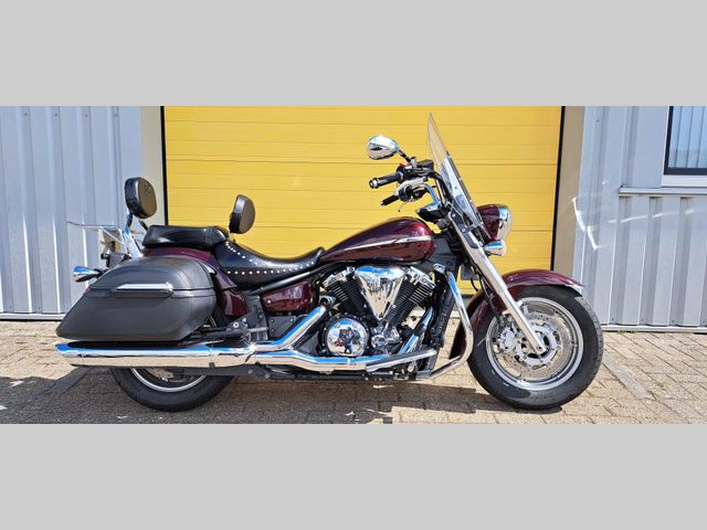 yamaha - xvs-1300-a-midnight-star