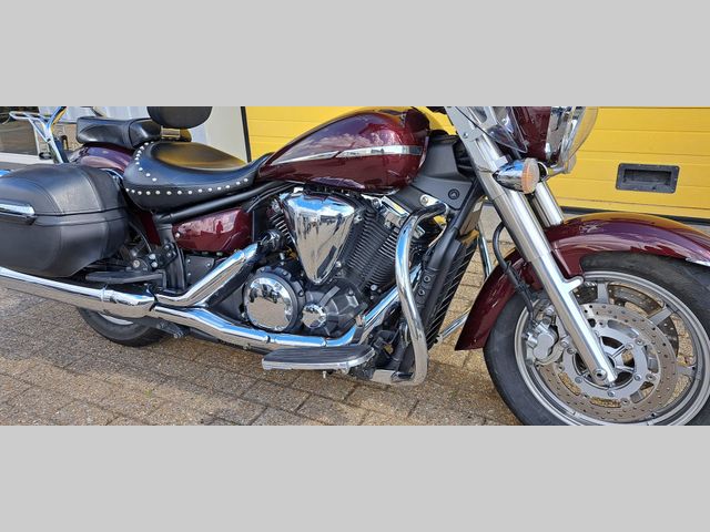 yamaha - xvs-1300-a-midnight-star