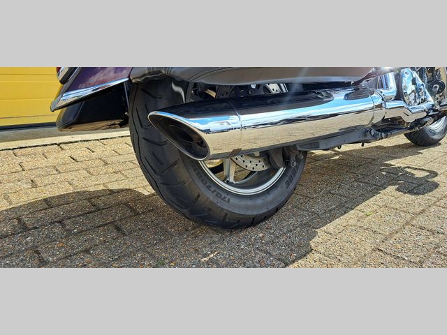 yamaha - xvs-1300-a-midnight-star
