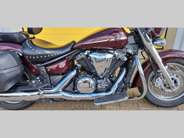 yamaha - xvs-1300-a-midnight-star
