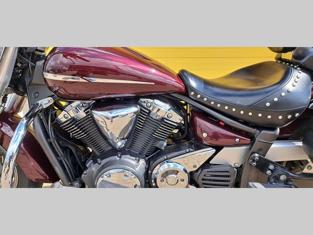 yamaha - xvs-1300-a-midnight-star