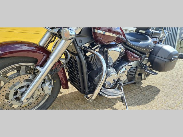 yamaha - xvs-1300-a-midnight-star