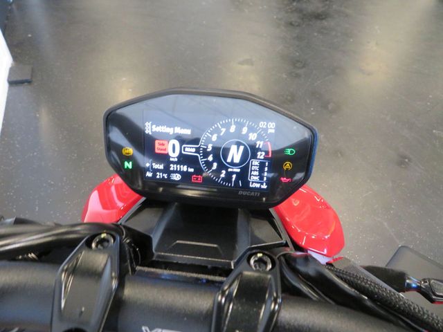 ducati - streetfighter-v2