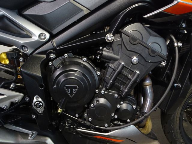 triumph - street-triple-rs
