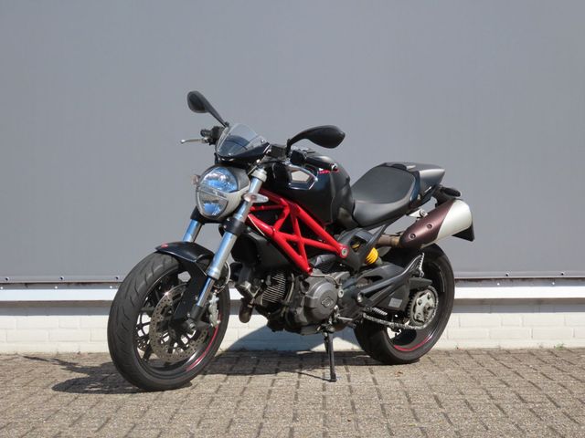 ducati - 796-monster