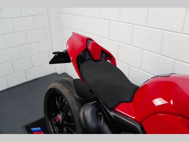 ducati - streetfighter-v4s