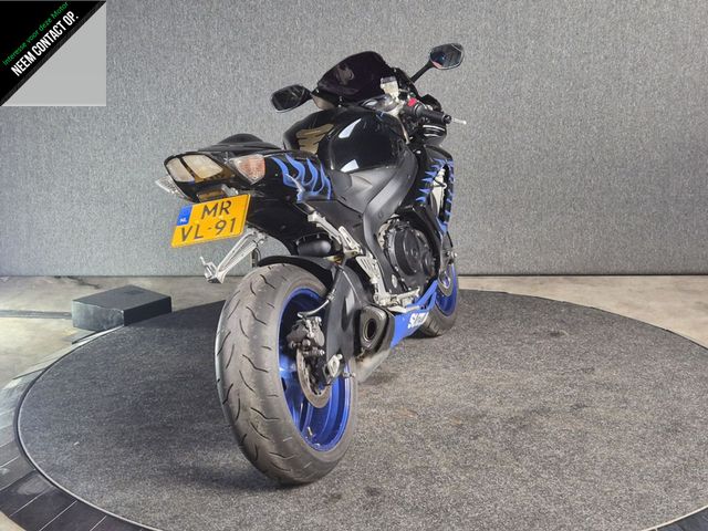 suzuki - gsx-r-600