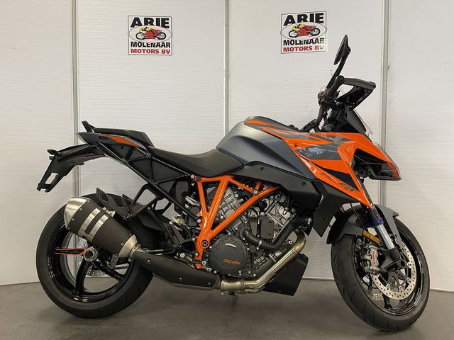 ktm - 1290-super-duke-gt