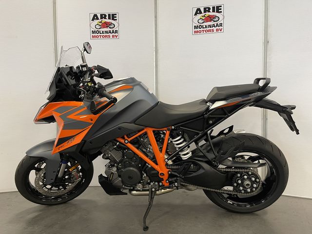ktm - 1290-super-duke-gt
