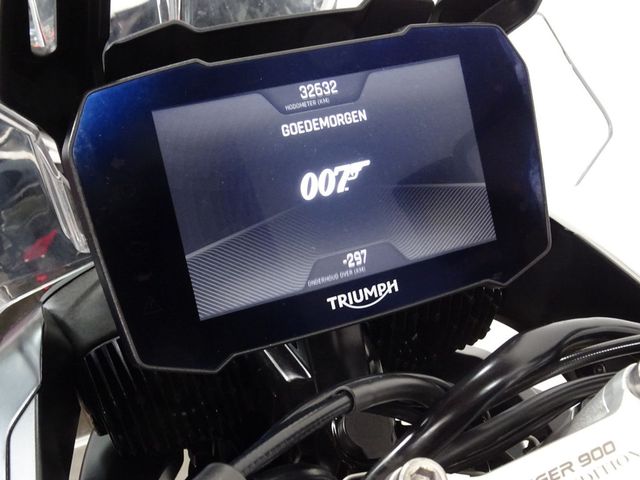 triumph - tiger-900-bond-edition