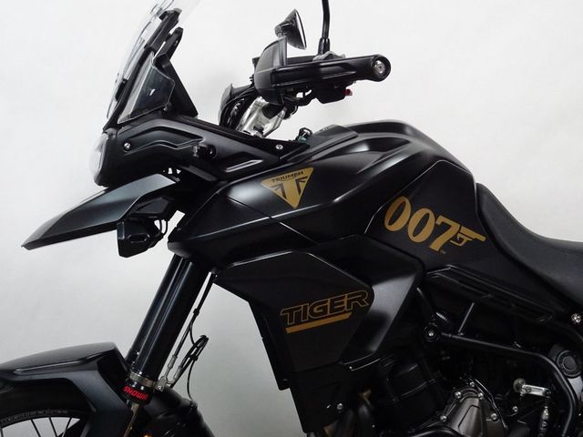 triumph - tiger-900-bond-edition