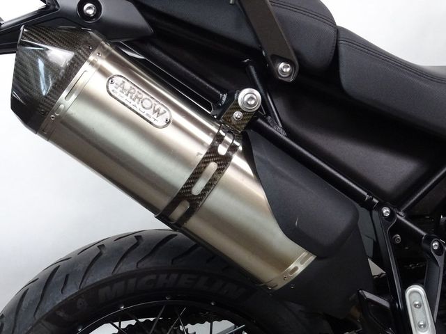 triumph - tiger-900-bond-edition