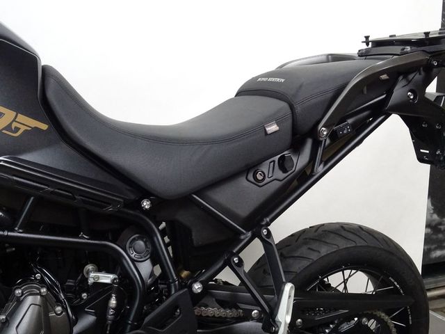 triumph - tiger-900-bond-edition