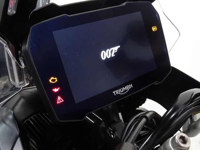 triumph - tiger-900-bond-edition