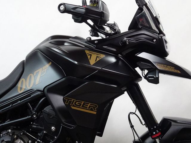 triumph - tiger-900-bond-edition