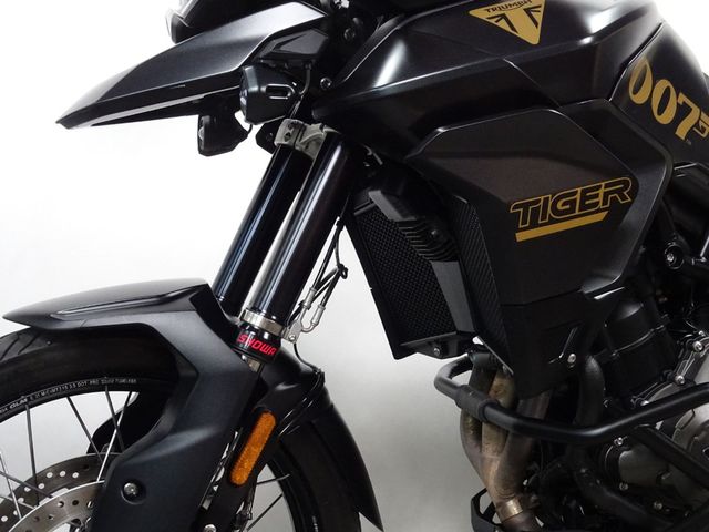 triumph - tiger-900-bond-edition