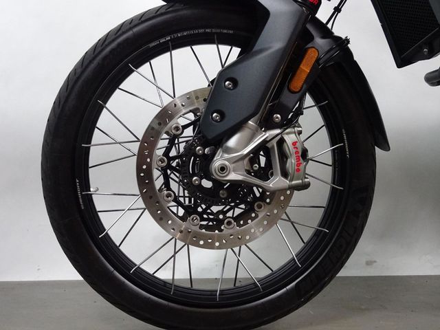 triumph - tiger-900-bond-edition