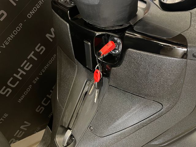 piaggio - mp3-300-hpe-sport