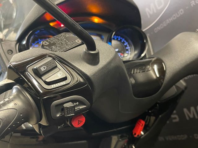 piaggio - mp3-300-hpe-sport