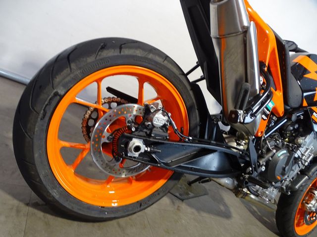 ktm - 890-duke-gp