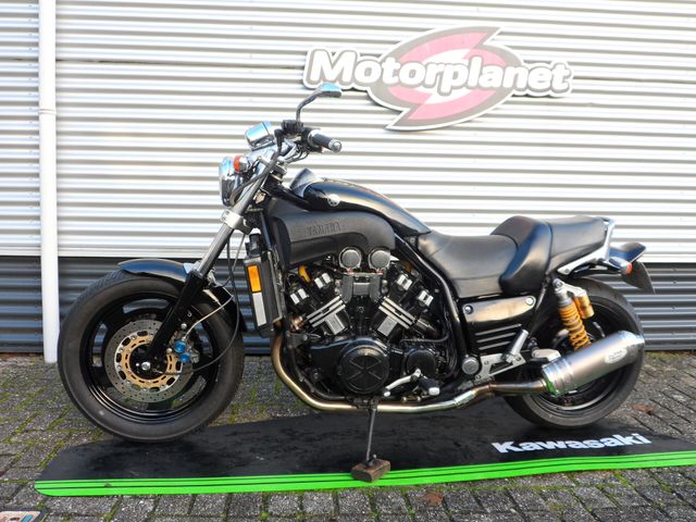 yamaha - vmx-1200-black-max